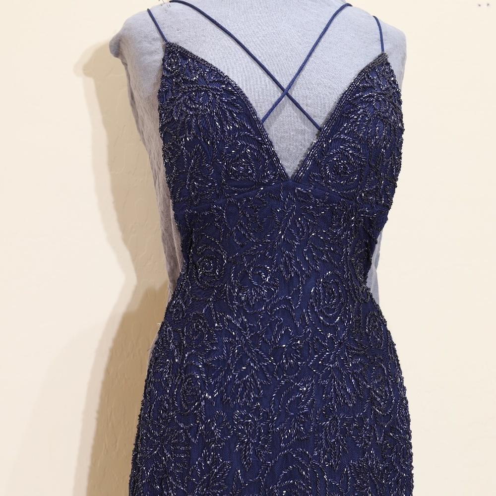 SCALA short deep v neck beaded rose lace bodice in navy size 4